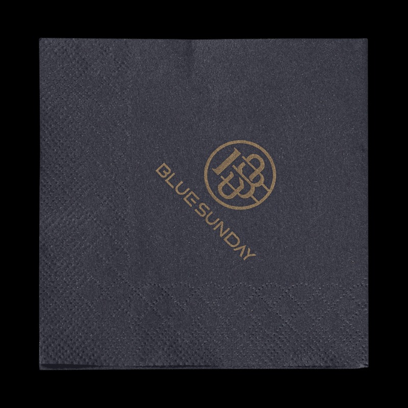 Veelzijdig bedrukte papieren servetten in kleur verbeteren de algehele ervaring van het evenement