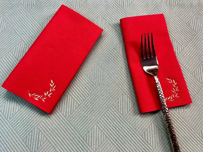 Hoe worden Airlaid-servetten vervaardigd en wat maakt ze uniek?